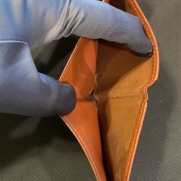 Louis Vuitton Bi Fold Wallet - Picture 8 of 9